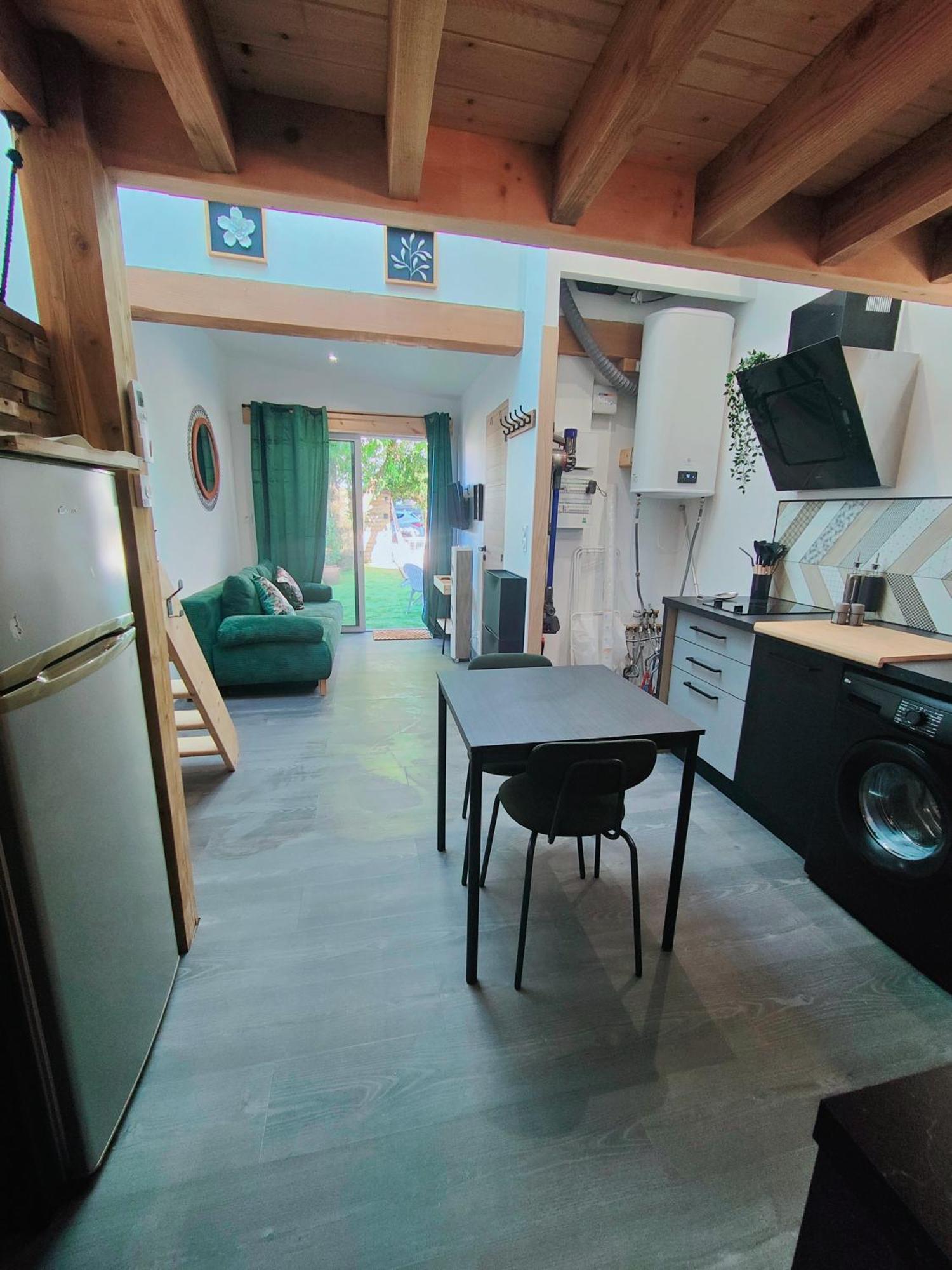 Вилла Tiny House Avec Jardin Et Acces Piscine Chauffee Сен-Медар-ан-Жаль Экстерьер фото