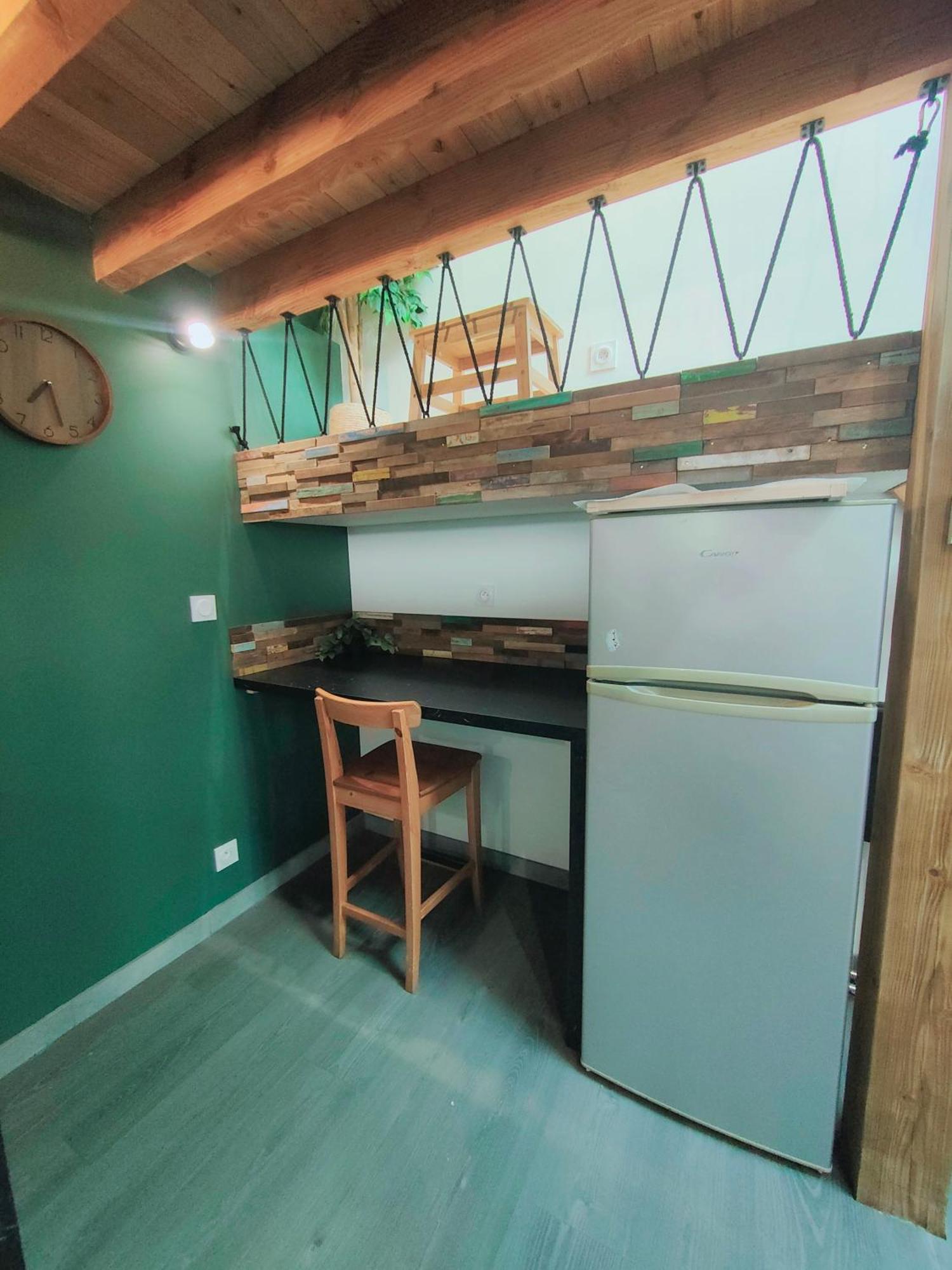 Вилла Tiny House Avec Jardin Et Acces Piscine Chauffee Сен-Медар-ан-Жаль Экстерьер фото