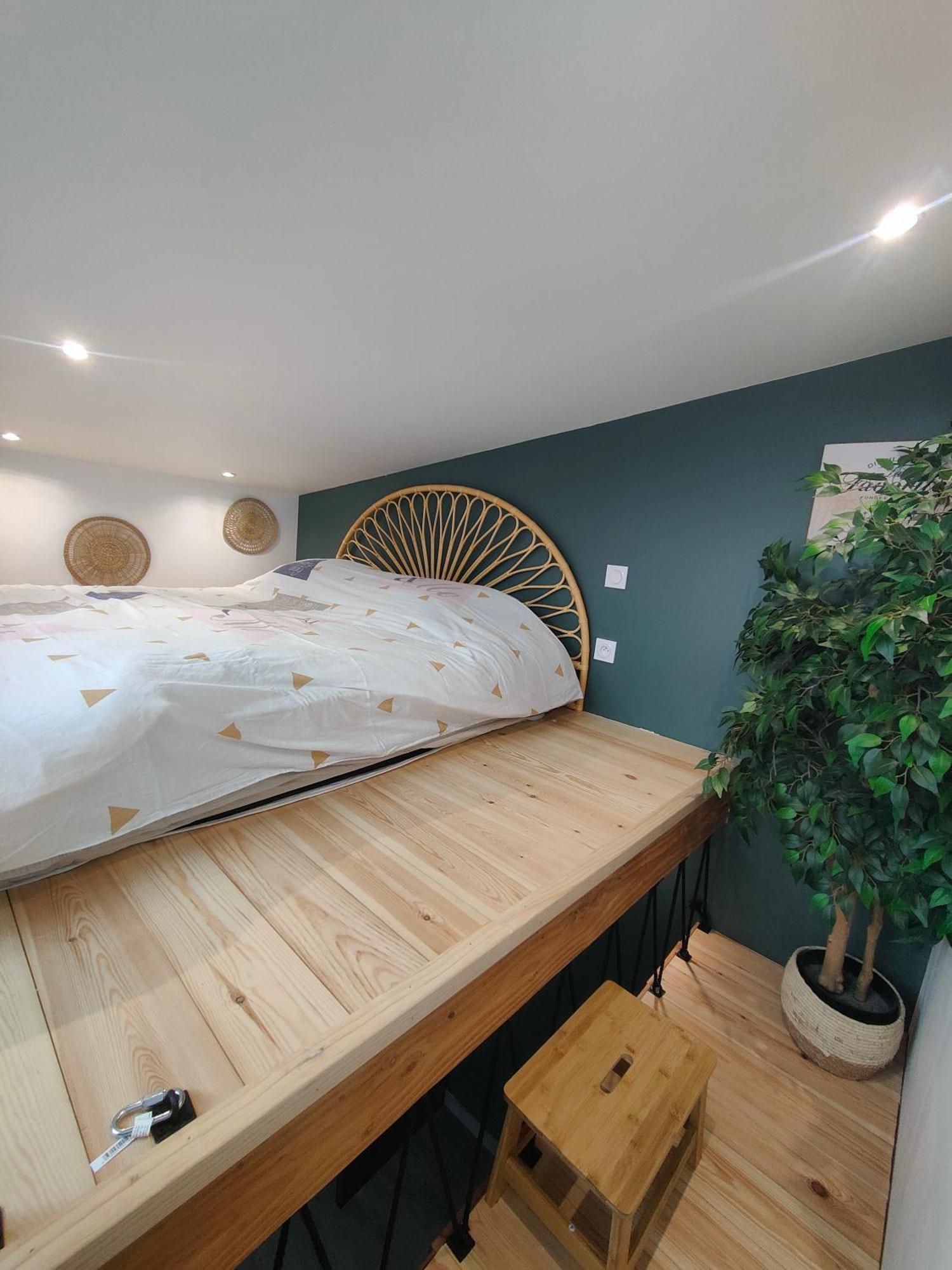 Вилла Tiny House Avec Jardin Et Acces Piscine Chauffee Сен-Медар-ан-Жаль Экстерьер фото