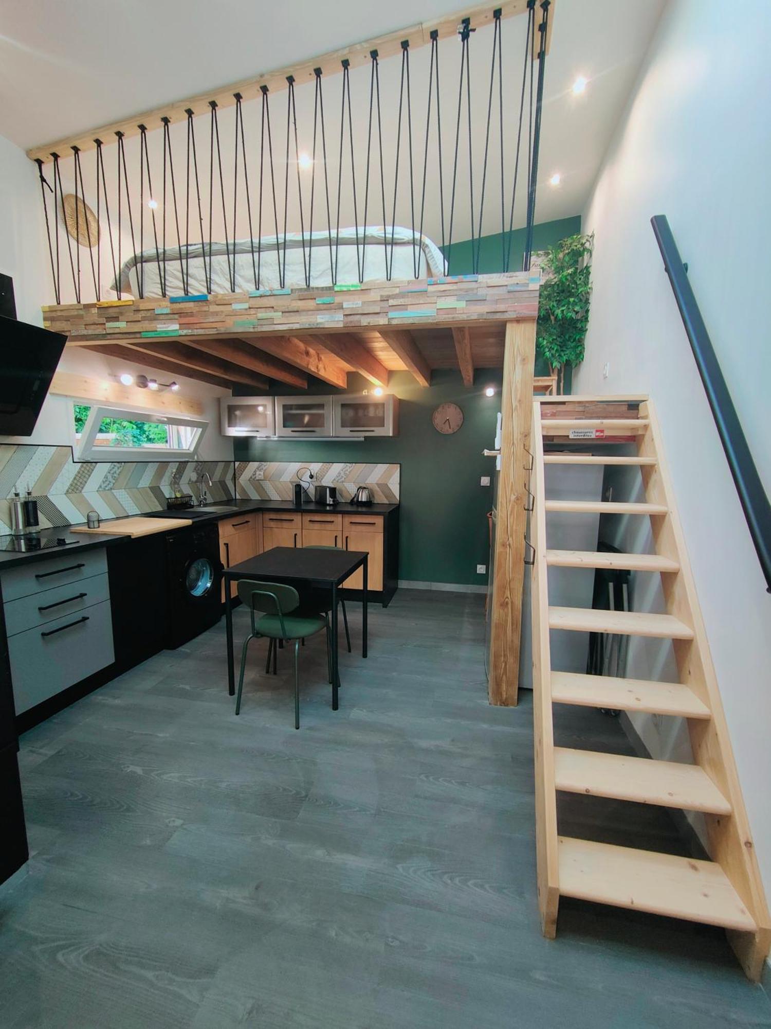 Вилла Tiny House Avec Jardin Et Acces Piscine Chauffee Сен-Медар-ан-Жаль Экстерьер фото